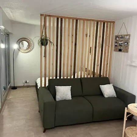 Joli En Bord De